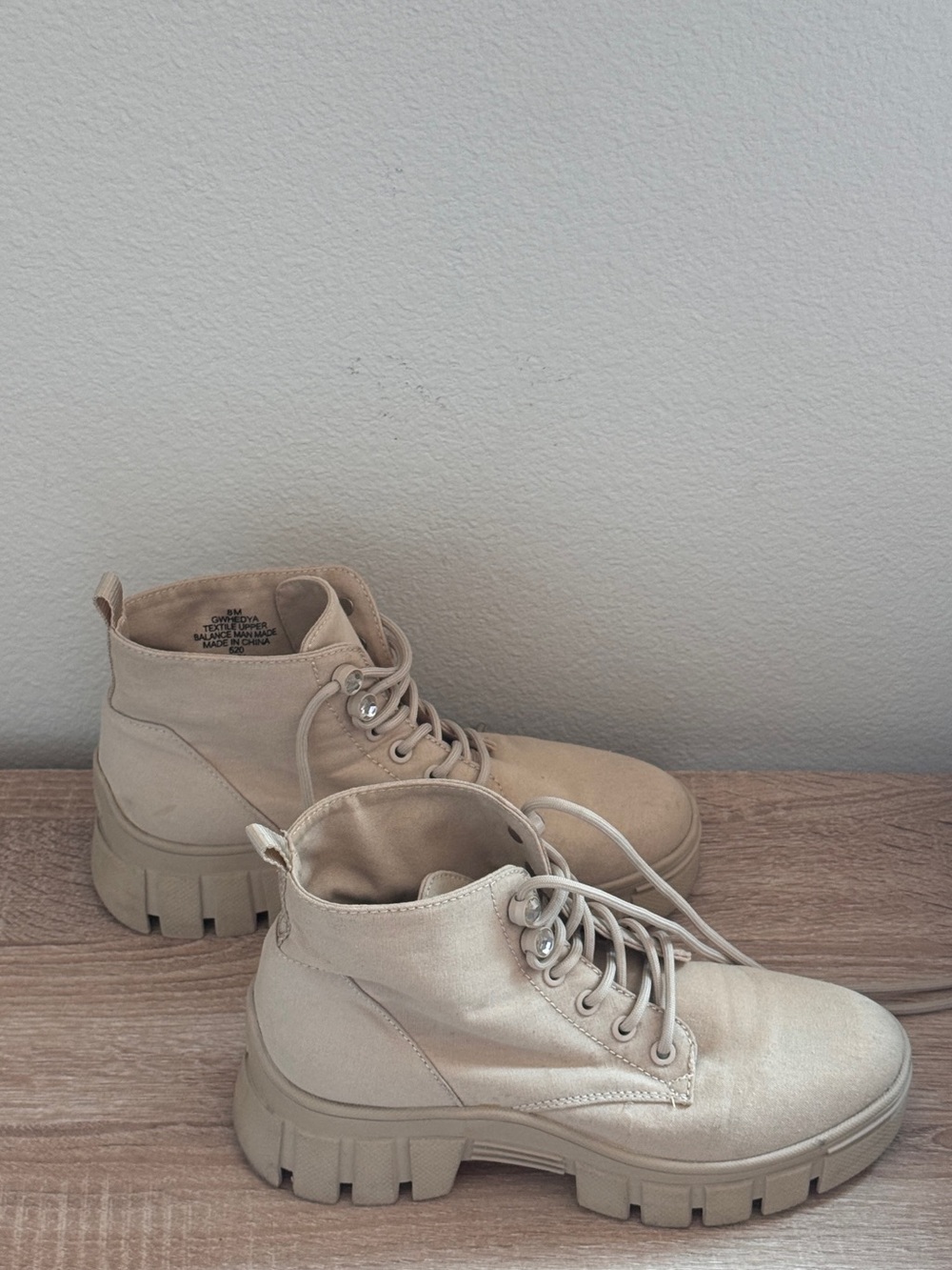 GUESS Beige Canvas Chunky Combat Ankle Boots Size 8 - Picture 4 of 5